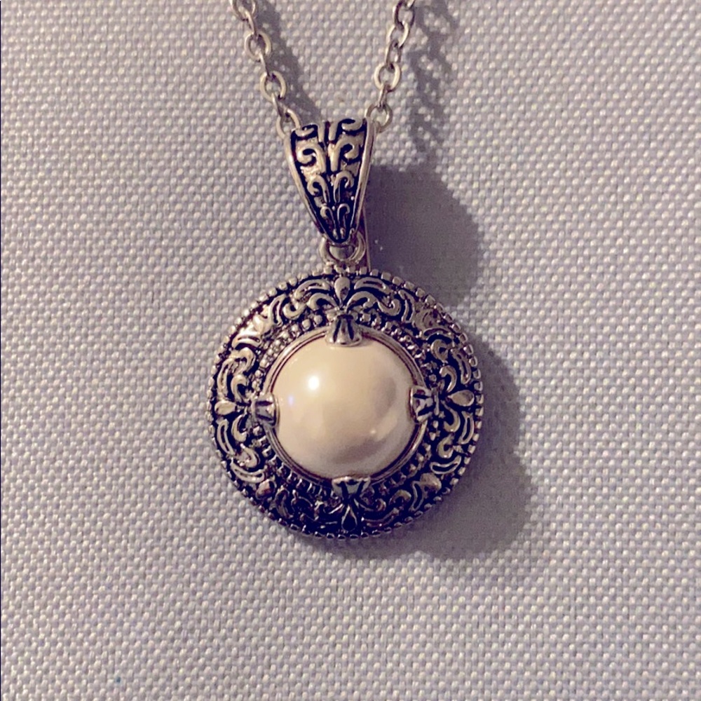 Necklace - Picture 2 of 2